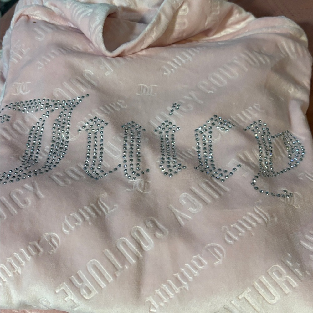 Juicy Couture Light Pink Lounge Set - Picture 2 of 2